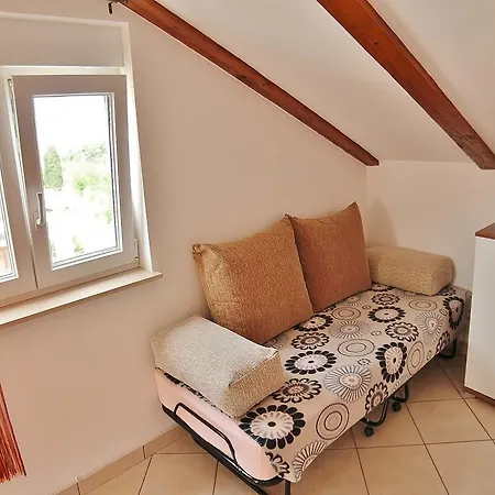 Leonardo Apartman *