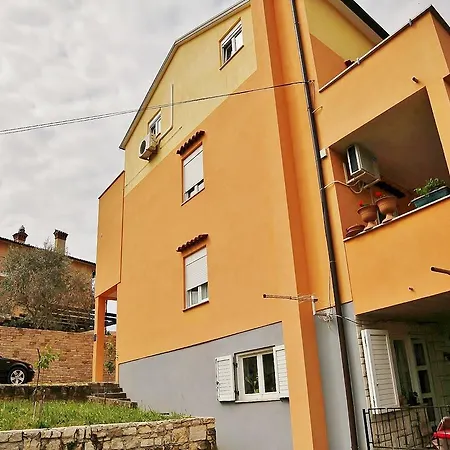 Apartman Leonardo *